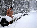 Wallpaper nuda tra la neve